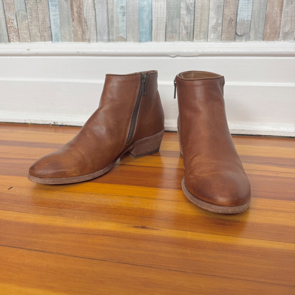 Frye 8.5 Carson Piping Leather Bootie Caramel Brown Ankle Boots Low Western - Picture 2 of 11
